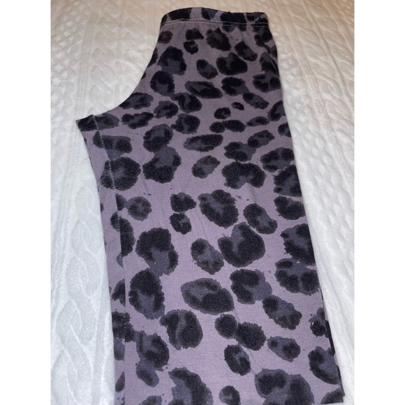 Kid’s Light Purple Xhilaration Leopard Print Leggings 💜 - Picture 5 of 15